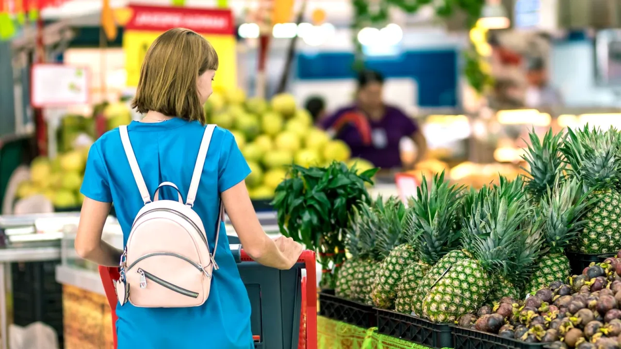 Market reyonunda ikramlık ürünler